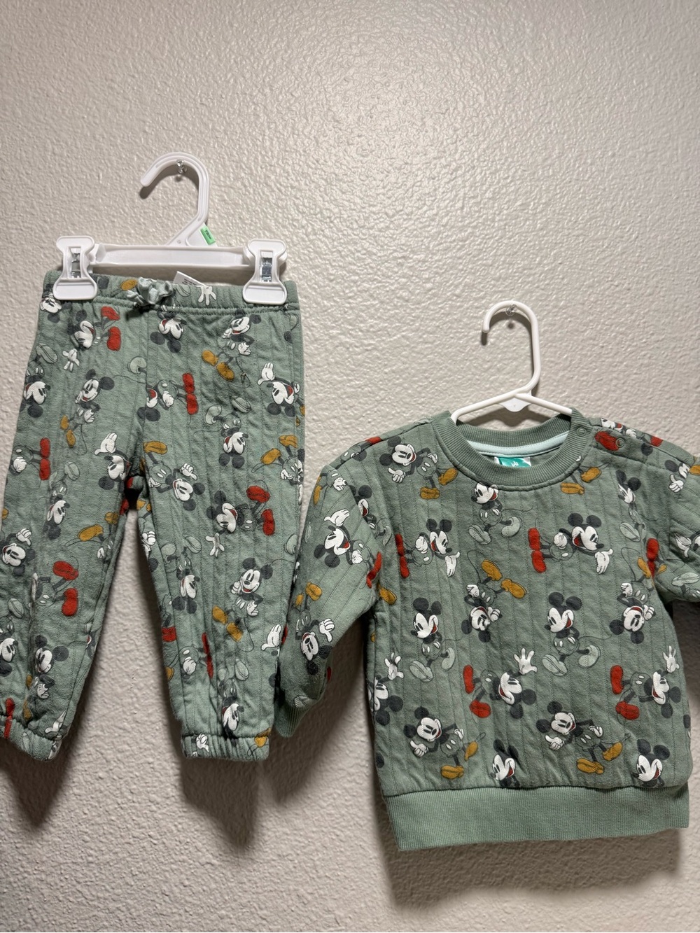 Kids Green Mickey Mouse Print Sweatshirt & Jogger Set